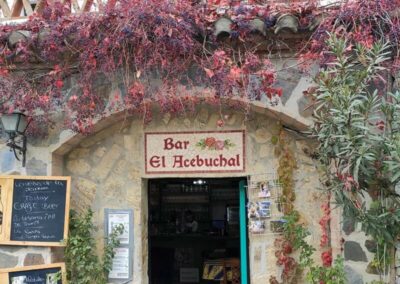 Ingang van de bar in El Achebuchal